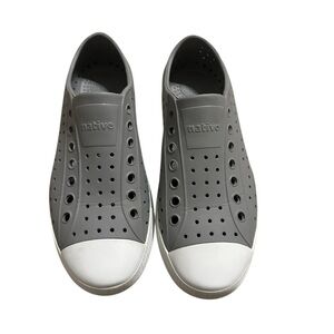 Native Gray White Slip-On Sneakers Jefferson Lightweight Waterproof Men7 Women 9